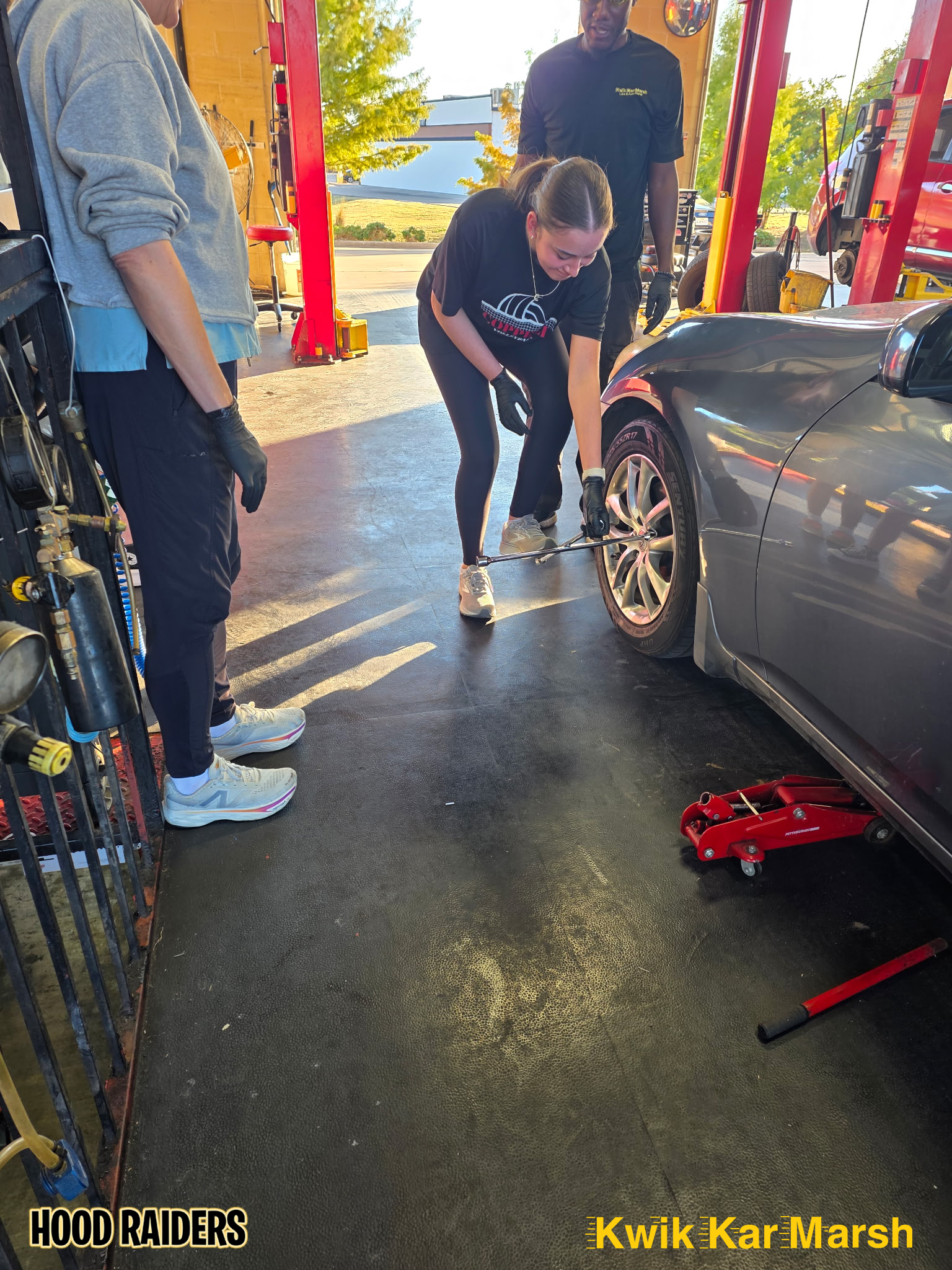 kwik-kar-marsh-hoodraiders-girl-scouts-car-clinic-16