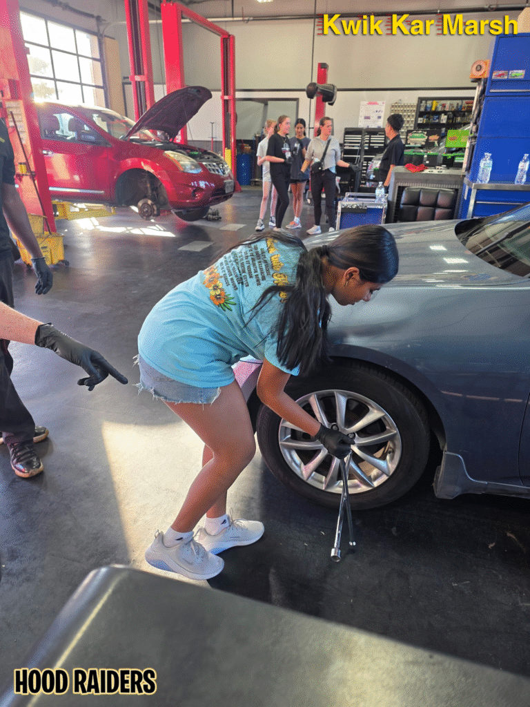 kwik-kar-marsh-hoodraiders-girl-scouts-car-clinic-19