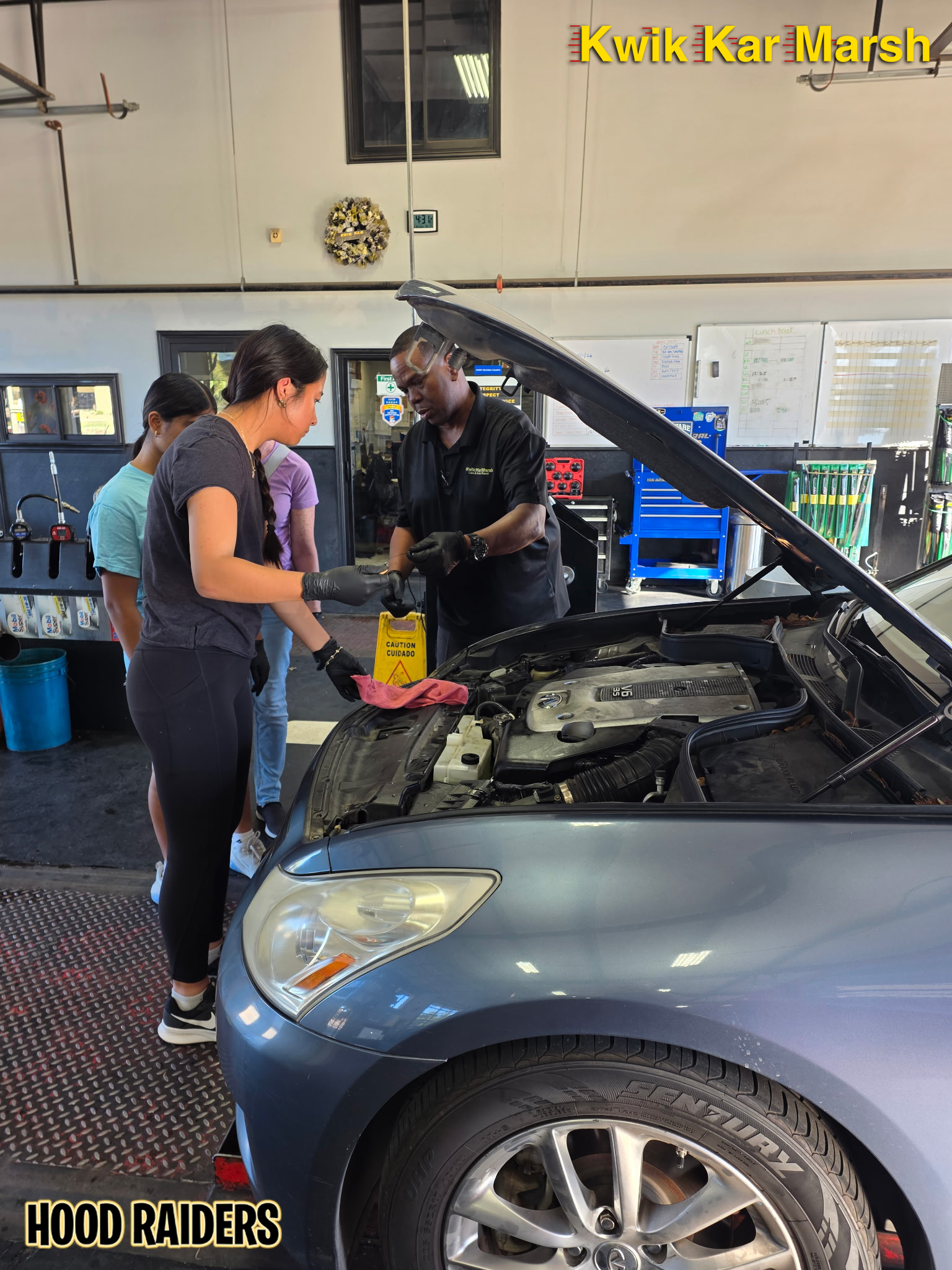 kwik-kar-marsh-hoodraiders-girl-scouts-car-clinic-33