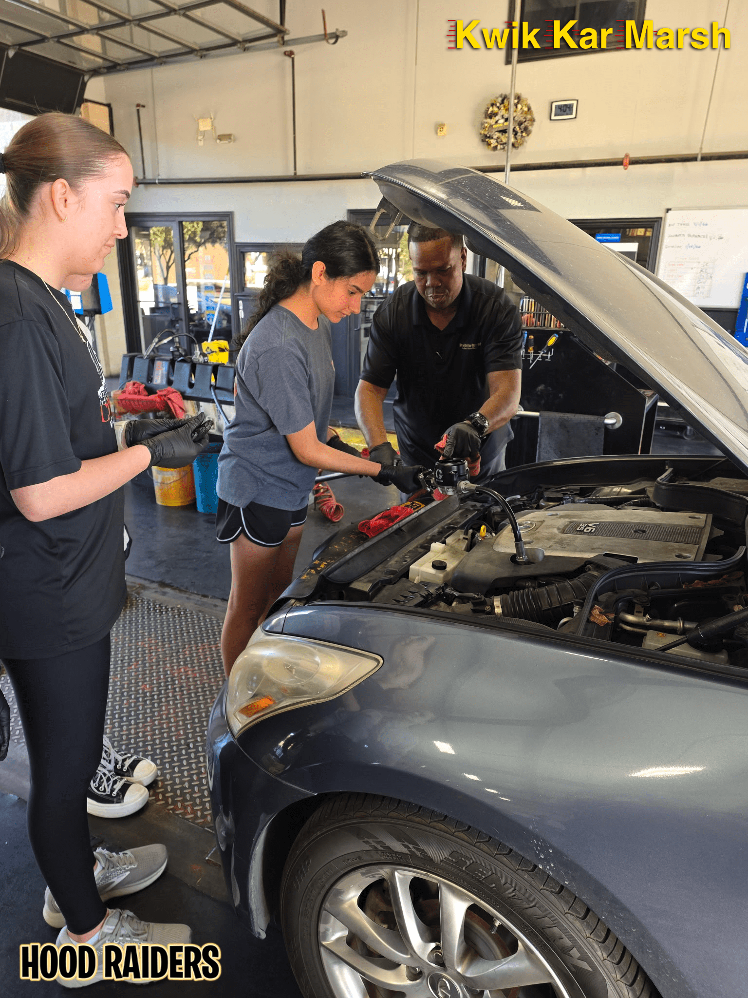 kwik-kar-marsh-hoodraiders-girl-scouts-car-clinic-36