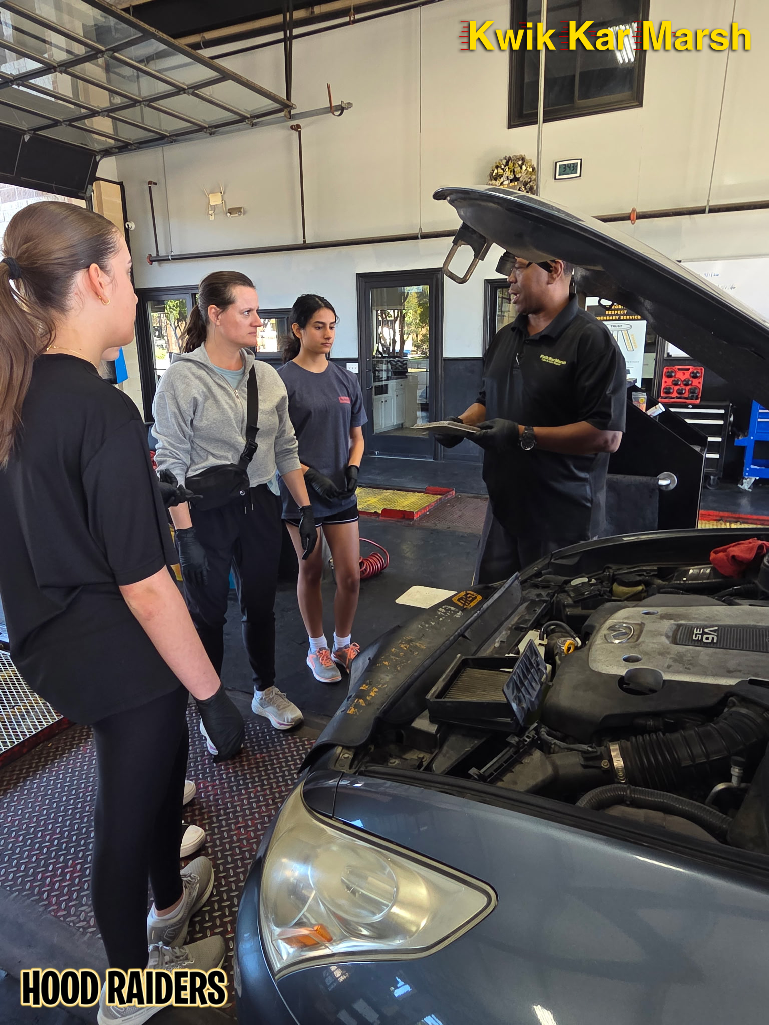 kwik-kar-marsh-hoodraiders-girl-scouts-car-clinic-40
