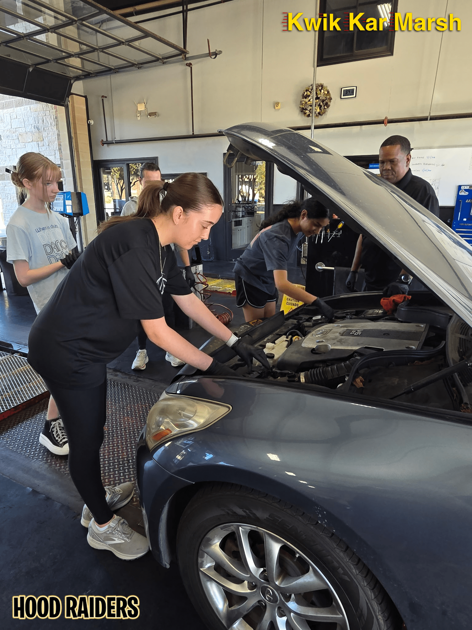 kwik-kar-marsh-hoodraiders-girl-scouts-car-clinic-41
