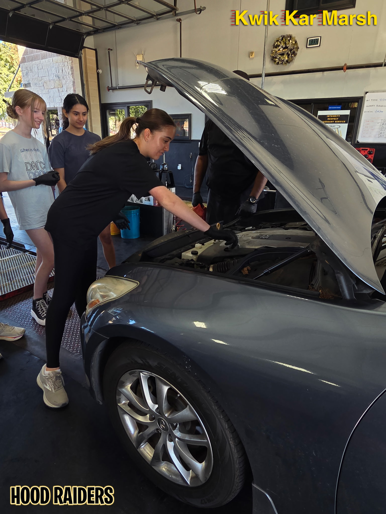 kwik-kar-marsh-hoodraiders-girl-scouts-car-clinic-46