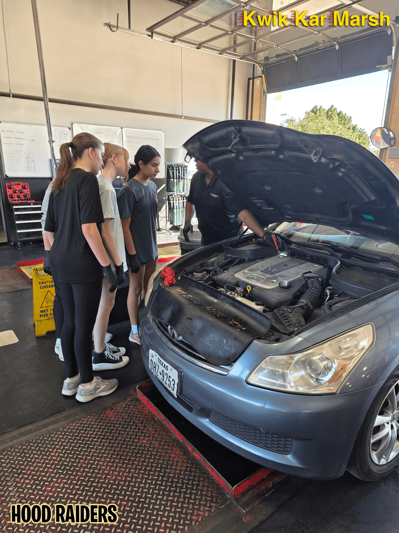 kwik-kar-marsh-hoodraiders-girl-scouts-car-clinic-51